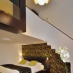 Opera Garden & 4*