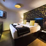 Opera Garden & Hotel 4*