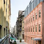 Opera Garden & Hotel 4*