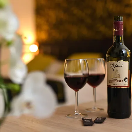 Opera Garden & Отель 4*