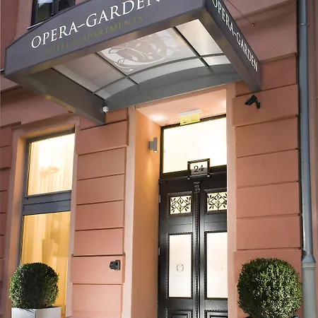 Opera Garden & Отель 4*