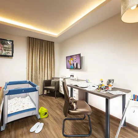 Opera Garden & Hotel 4*