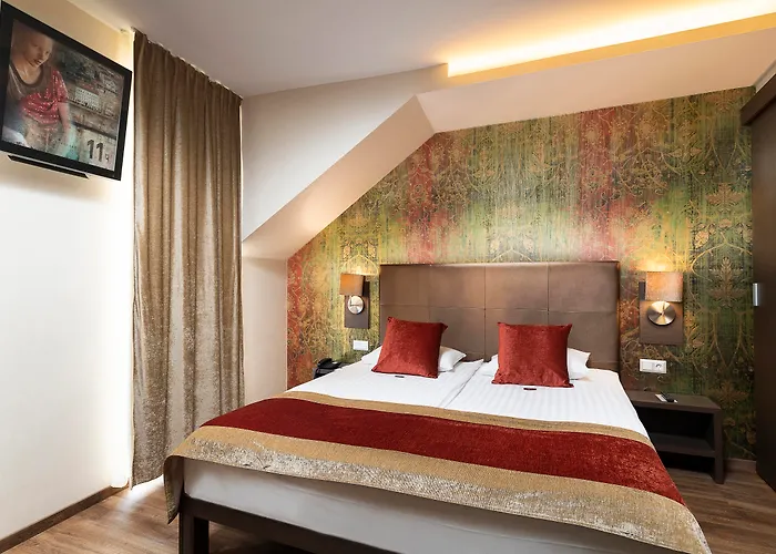 Opera Garden & Budapest