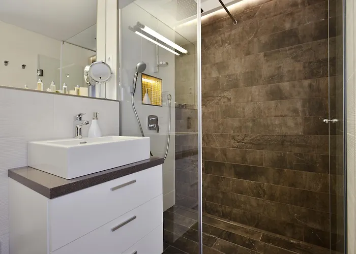 Opera Garden & Hotel