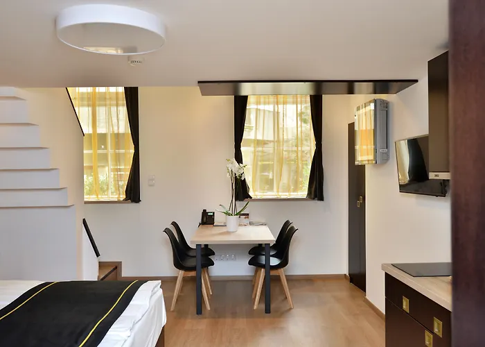 Opera Garden & Budapest