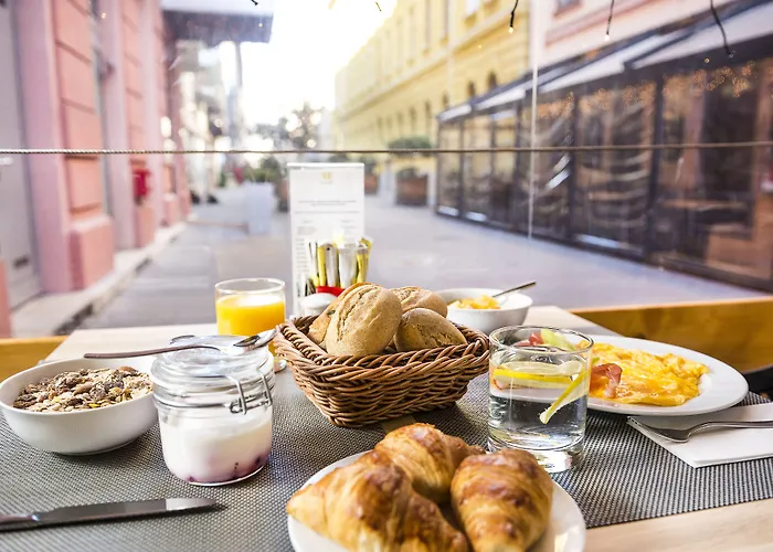 Opera Garden & Hotel 4*