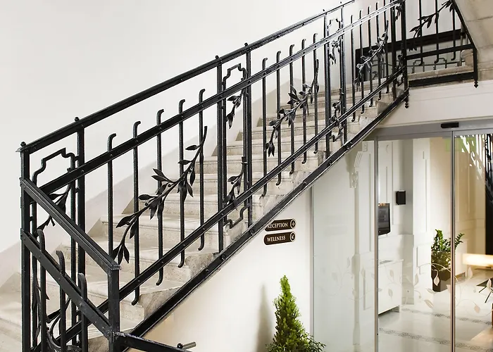 Opera Garden & Hotel 4*