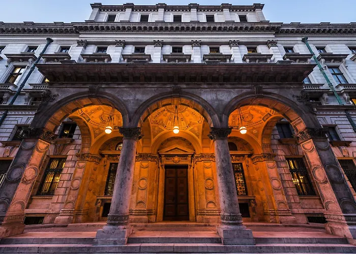 Opera Garden & Hotel 4*